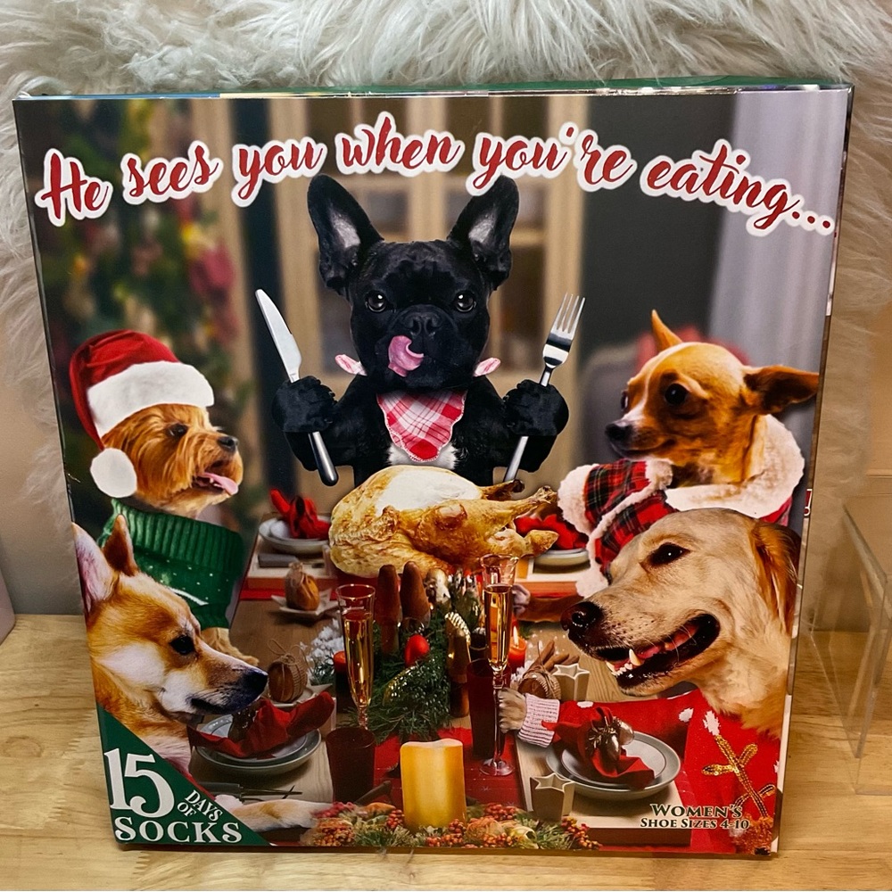 🎄“He Sees You When You're Eating” 15 Days of Dog Theme Socks AdventCalendar - Picture 1 of 11